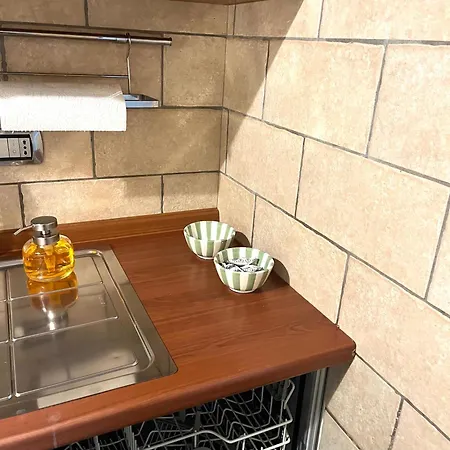 Daire Silvia & Valentina's *